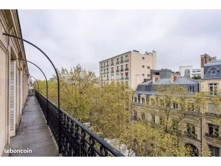 bureau 258 m²