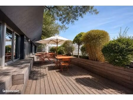 bureaux 250 m²