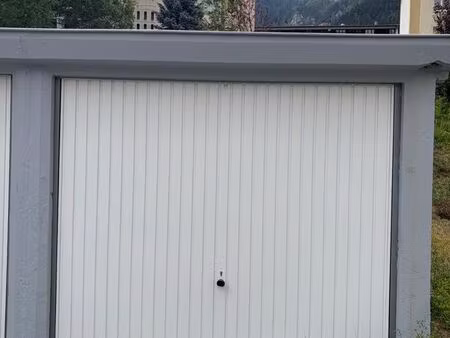 location garage / box fermé 14 m² – modane