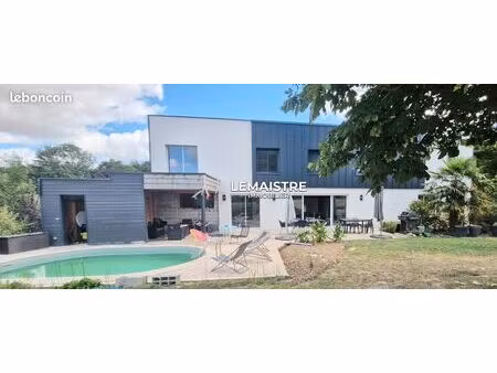 maison 7 pièces 228 m²