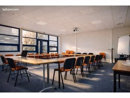 bureaux 700 m²