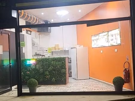 restaurant/ local