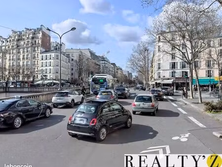 local commercial 328 m²