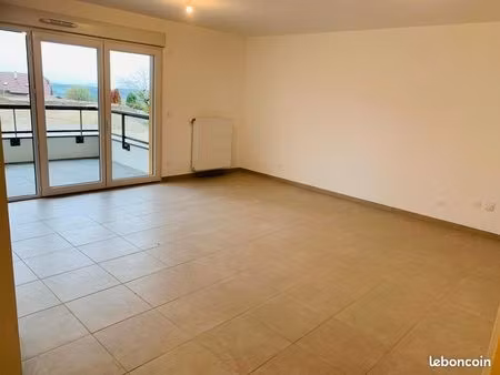 loue f2 avec garage