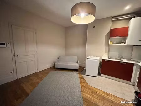 location studio meublé 37m2