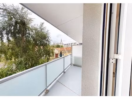 studio 1 pièce 30 m²