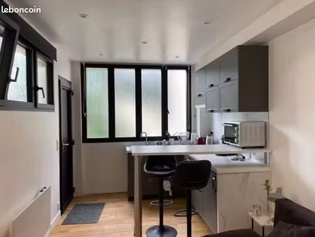studio rénové à deux pas de la gare