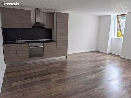 joli et lumineux t3 de 68 m2 au centre ville de quimperlé
