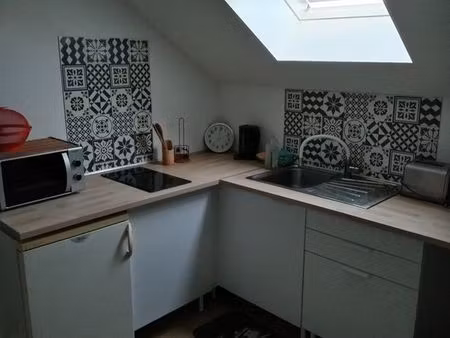 location studio meublé