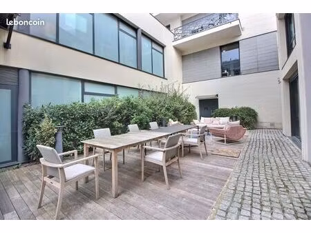 bureaux 374 m²