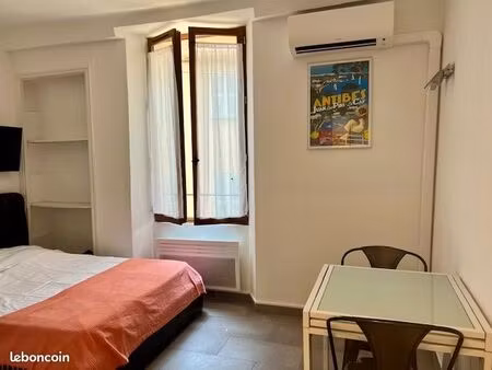 très beau studio antibes centre