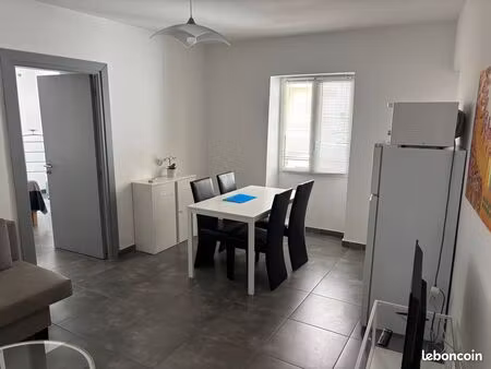 t2 meublé  location étudiant année scolaire  ira possible  plein centre-ville
