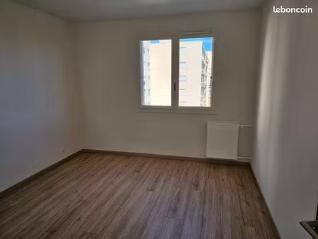t3 bis de 76m2  rue des hauts de chanturgue