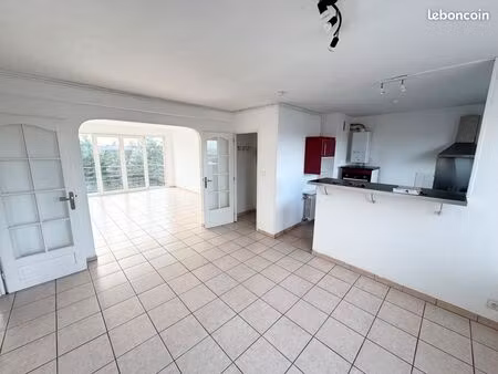 mouvaux - t3 de 74m² - 2 balcons - garage et parking