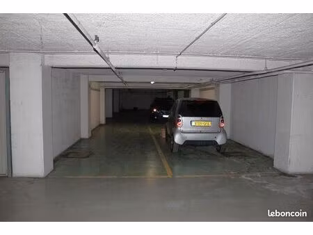 parking/box 23 m² paris