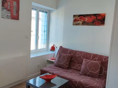 joli studio lumineux état neuf