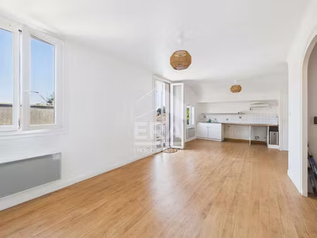 vente - anglet limite biarritz - t2 - 42m² carrez/53m² utiles cave et stationnement