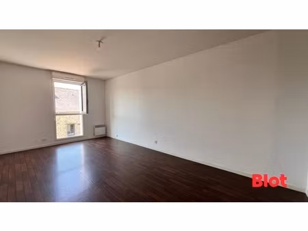 a vendre chez blot immobilier - t2 1er étage orgeres parking