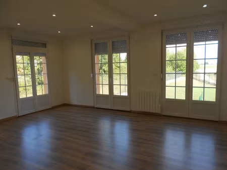 location maison 6 pièces 101.35 m² à vaux-andigny (02110)  615 €