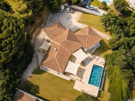 exclusivite istres villa 180m² / 2 832 m² de terrain