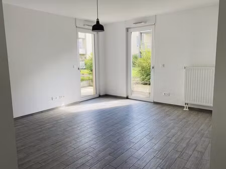studio avec terrasse et parking à souffelweyersheim
