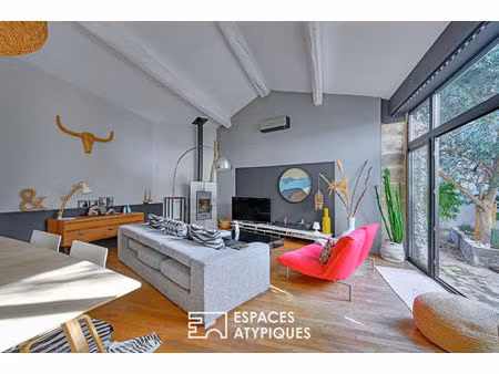 élégance et caractère : magnifique maison de village avec bassin privatif