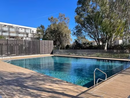 plage  nature et piscine - t2 récent + parking - hyères (83400)