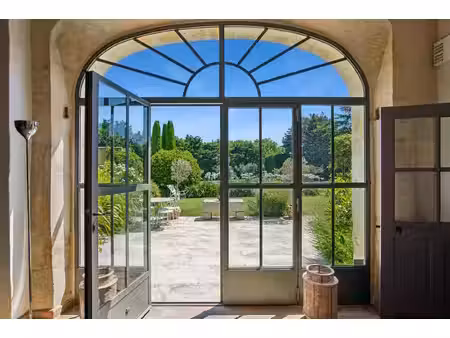 mas d'exception du xix siècle proche de saint-rémy-de-provence