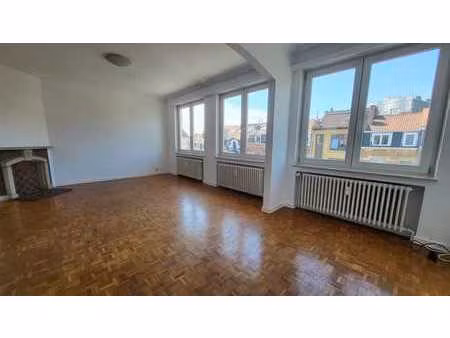ds petit immeuble superbe duplex rénové 2chs bureau 2 sdb