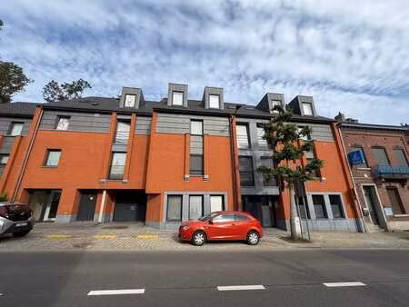 magnifique et lumineux appartement 2 chambres peb a