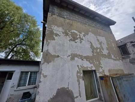 maison 2 chambres à rénover à charleroi