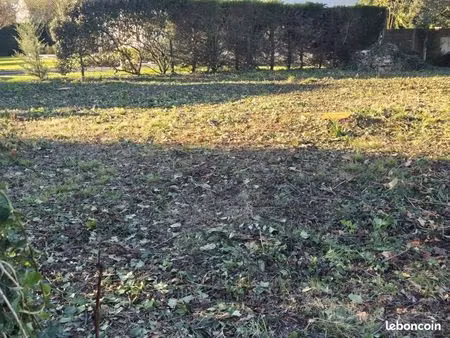 terrain 389 m² echillais