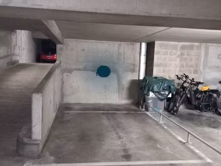 place de parking dans résidence sécurisée centre ville