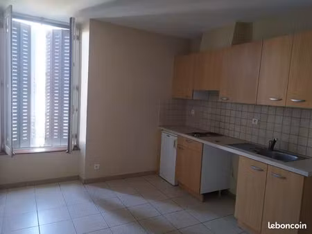 loue t2 avec garage