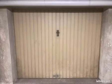 location garage box sécurisé