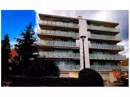 loue cave proche mairie annexe dans immeuble de standing