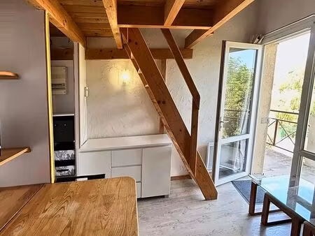 studio meublé avec espace nuit en mezzanine – proche campus à la couronne