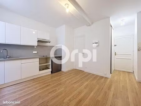 studio 1 pièce 18 m²