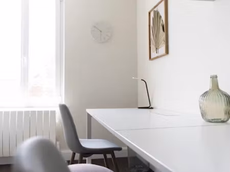 location locaux professionnels 1 pièce 12 m² à vexin-sur-epte (27630)  350 €