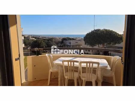 agréable et lumineux appartement t2-balcon vue mer et sa place de parking privative