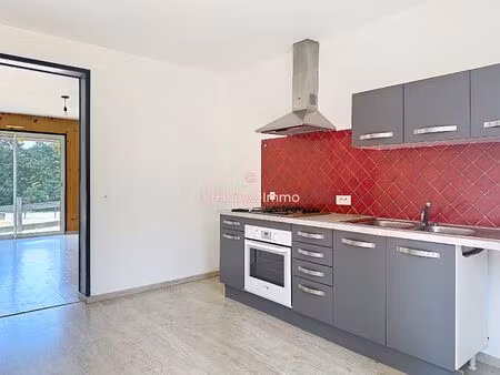 maison de plain-pied - 3 chambres - jardin clos 1100 m2 et garage
