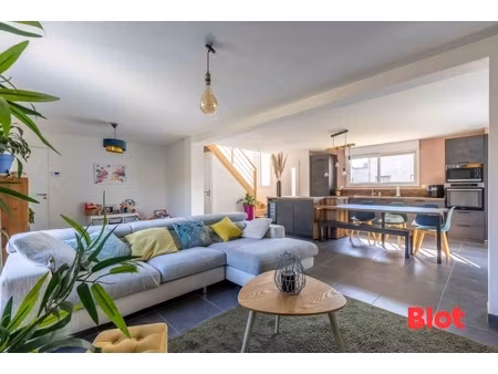 exclusivité blot liffré – une maison familiale rare sur le marché  proche commodités