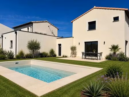villa 4 pièces de 96 m² avec garage et piscine sur 355 m² de terrain