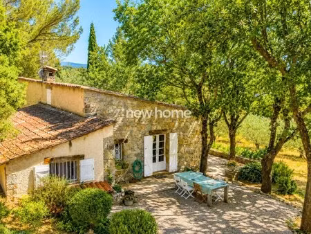 charmante villa en pierre avec piscine