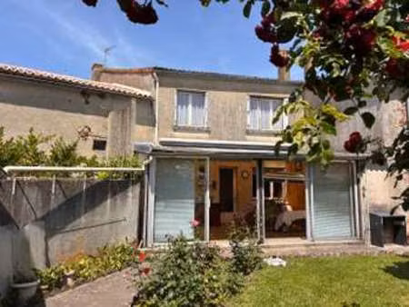 vente maison à argenton-les-vallees (79150) : à vendre / 145m² argenton-les-vallees