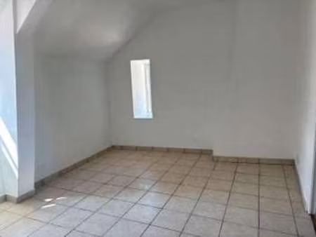 location appartement 2 pièces à dinan (22100) : à louer 2 pièces / 25m² dinan