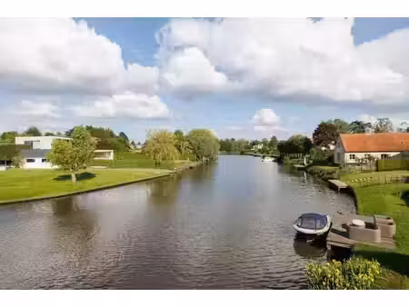 exclusieve woning met privé-aanlegsteiger aan de leie te ...