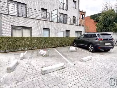 parking extérieur