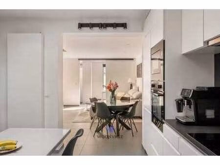 maison rénovée avec terrasse ensoleillée à deux pas du cent