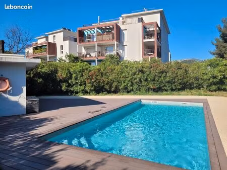 t2 42m2 terrasse / piscine